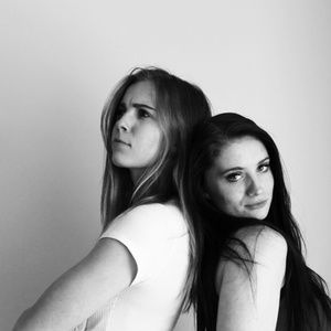 Meet your Poshers, Emily & Hailey!